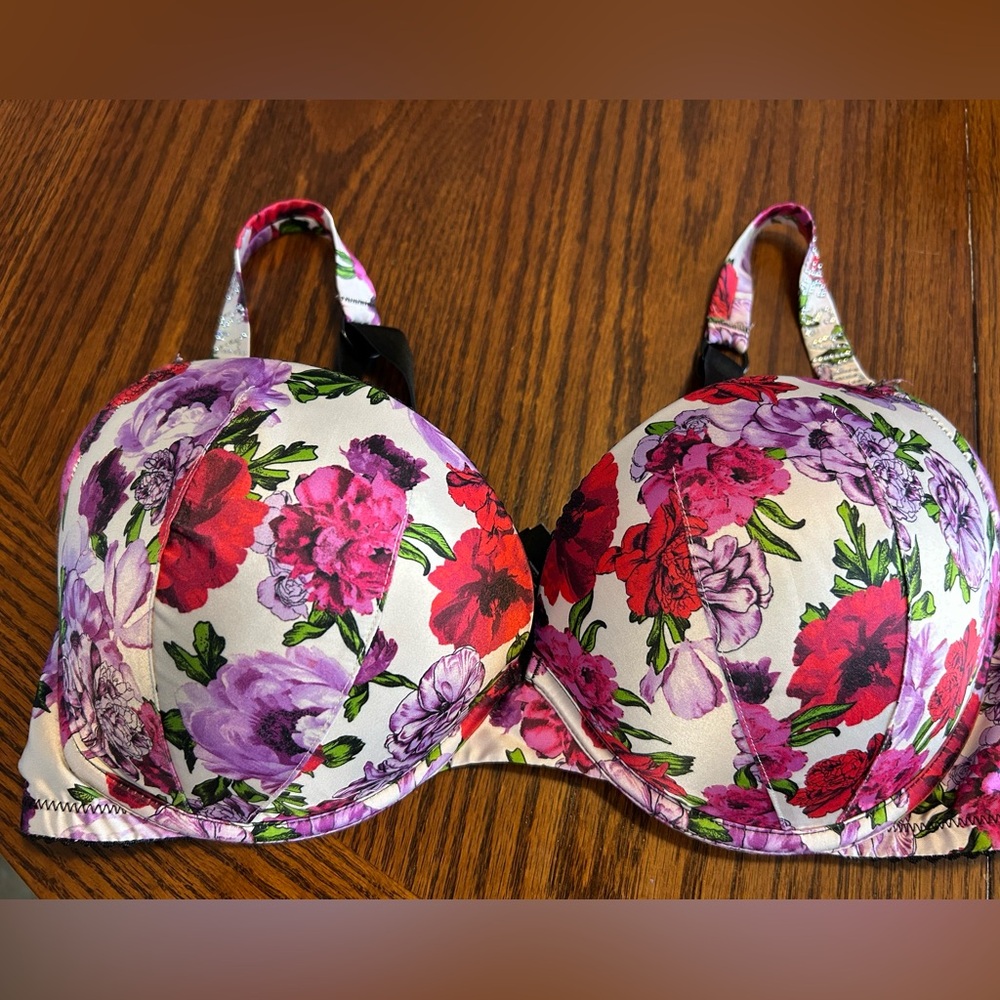 Victoria’s Secret Very Sexy Bombshell Bra size 36D